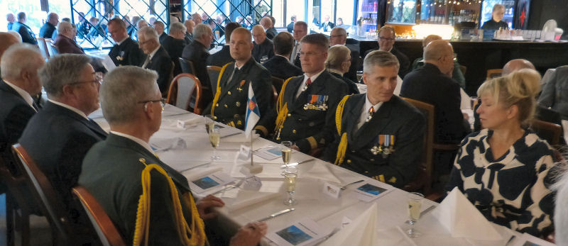 pöytä1.jpg
