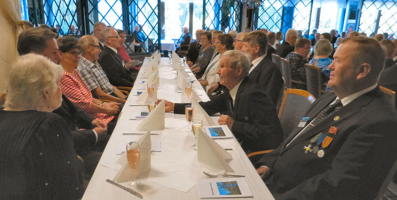 pöytä4.jpg