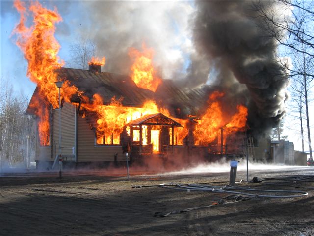 Närsäkkälä savuna ilmaan 087.jpg